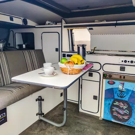Campo de lujo Camper Vans Famara
